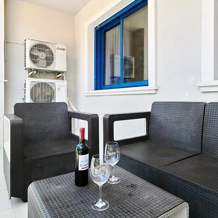 Whispers Of The Sea Pool Terrace Ac Wifi Apartment *